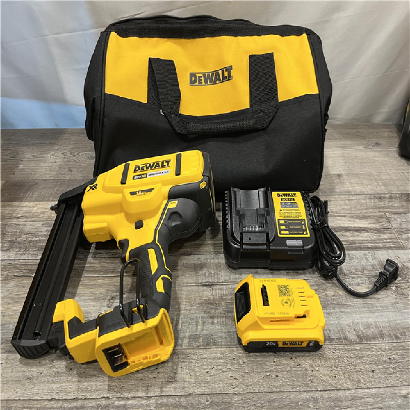 AS-IS DEWALT 20V MAX XR Lithium-Ion Cordless 18-Gauge Narrow Crown Stapler Kit