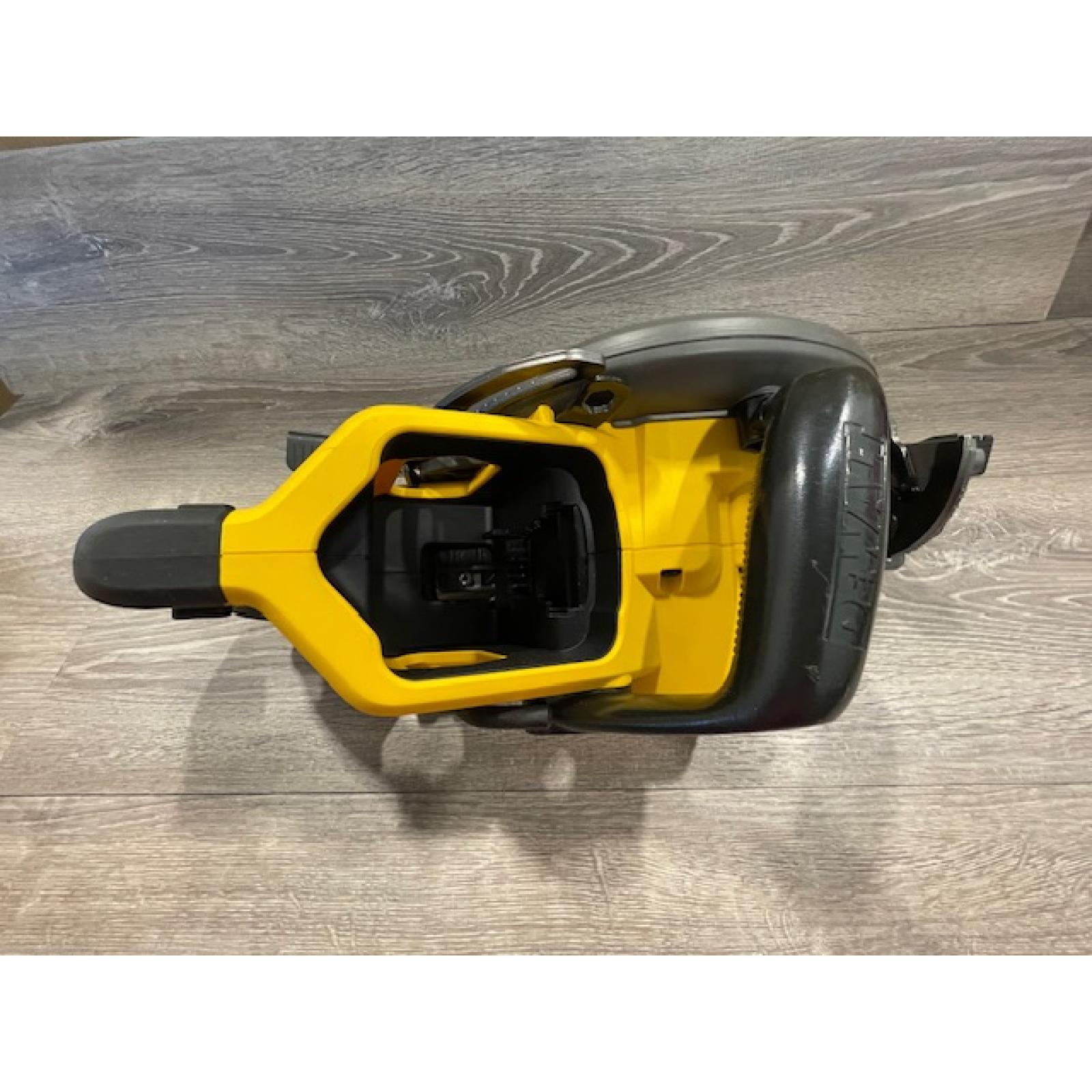 AS-IS DEWALT FLEXVOLT 60V MAX Cordless Brushless 7-1/4 in. Wormdrive Style Circular Saw (Tool Only)