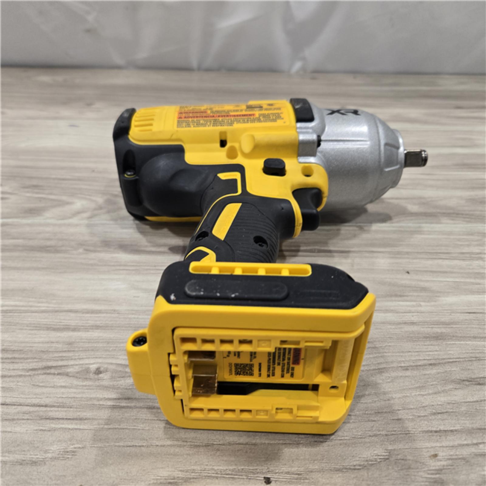 AS-IS Dewalt 20V MAX Lithium-Ion Cordless 1/2 in. Impact Wrench Kit