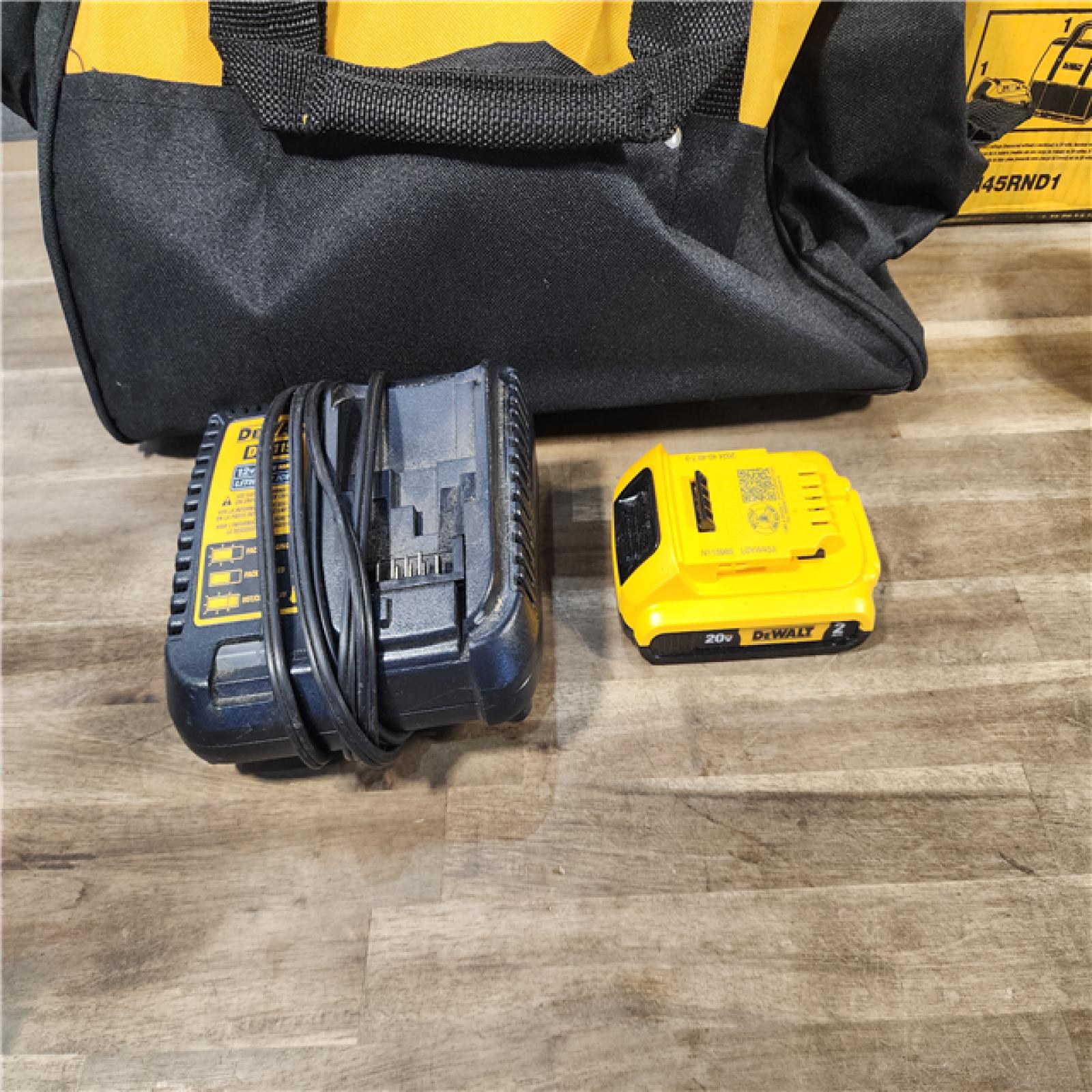 HOUSTON LOCATION - AS-IS DEWALT 2007898 Roofing Nailer Cordless Kit