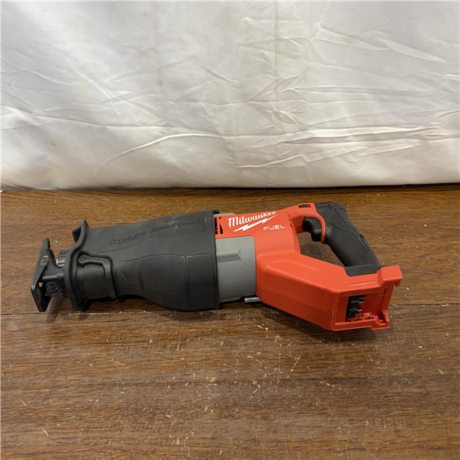 AS-IS Milwaukee M18 Fuel 18V Brushless Super Sawzall Reciprocating Saw 2722-20 (Bare Tool)