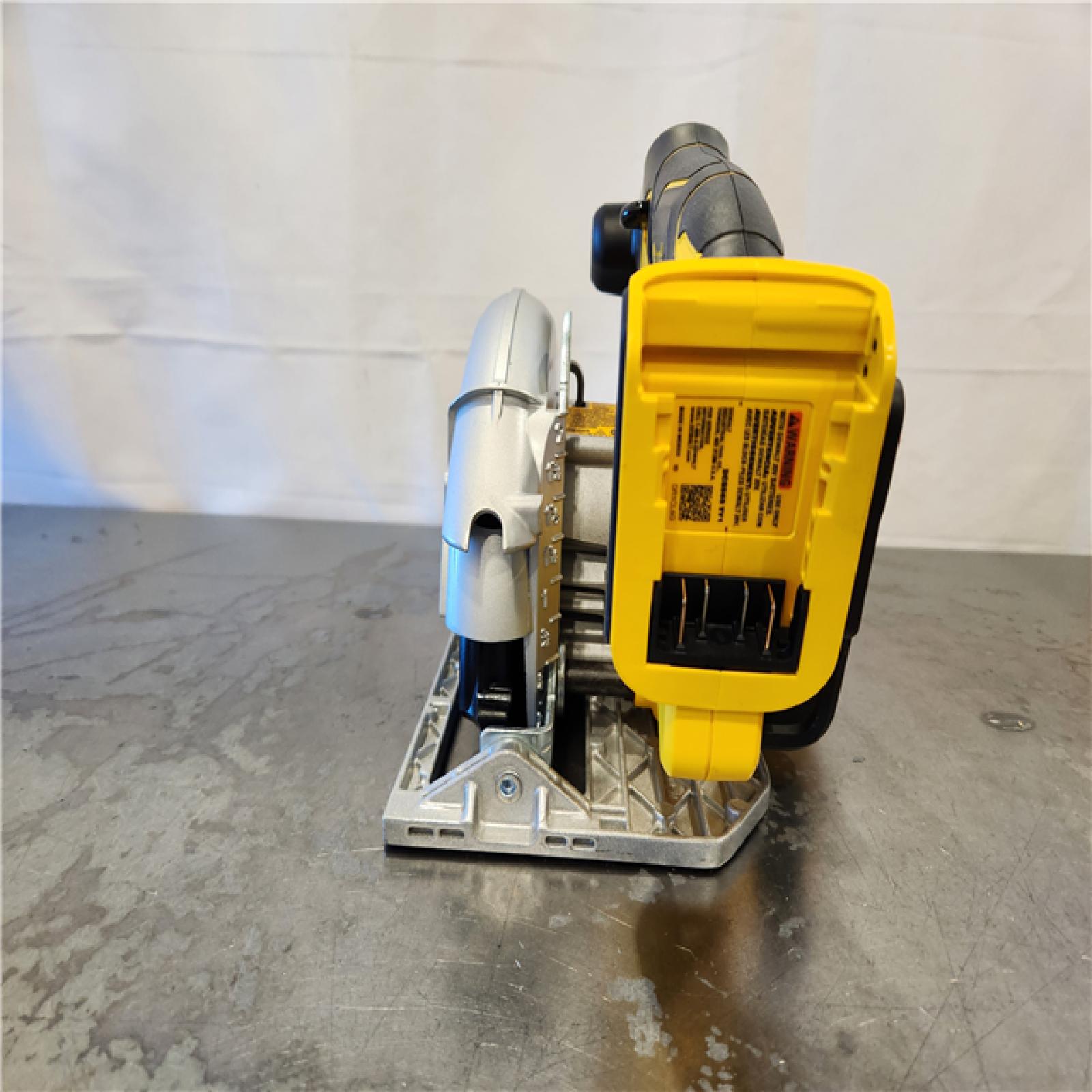AS-IS- DeWALT DCS565B 20V Max Brushless 6.5   Cordless Circular Saw