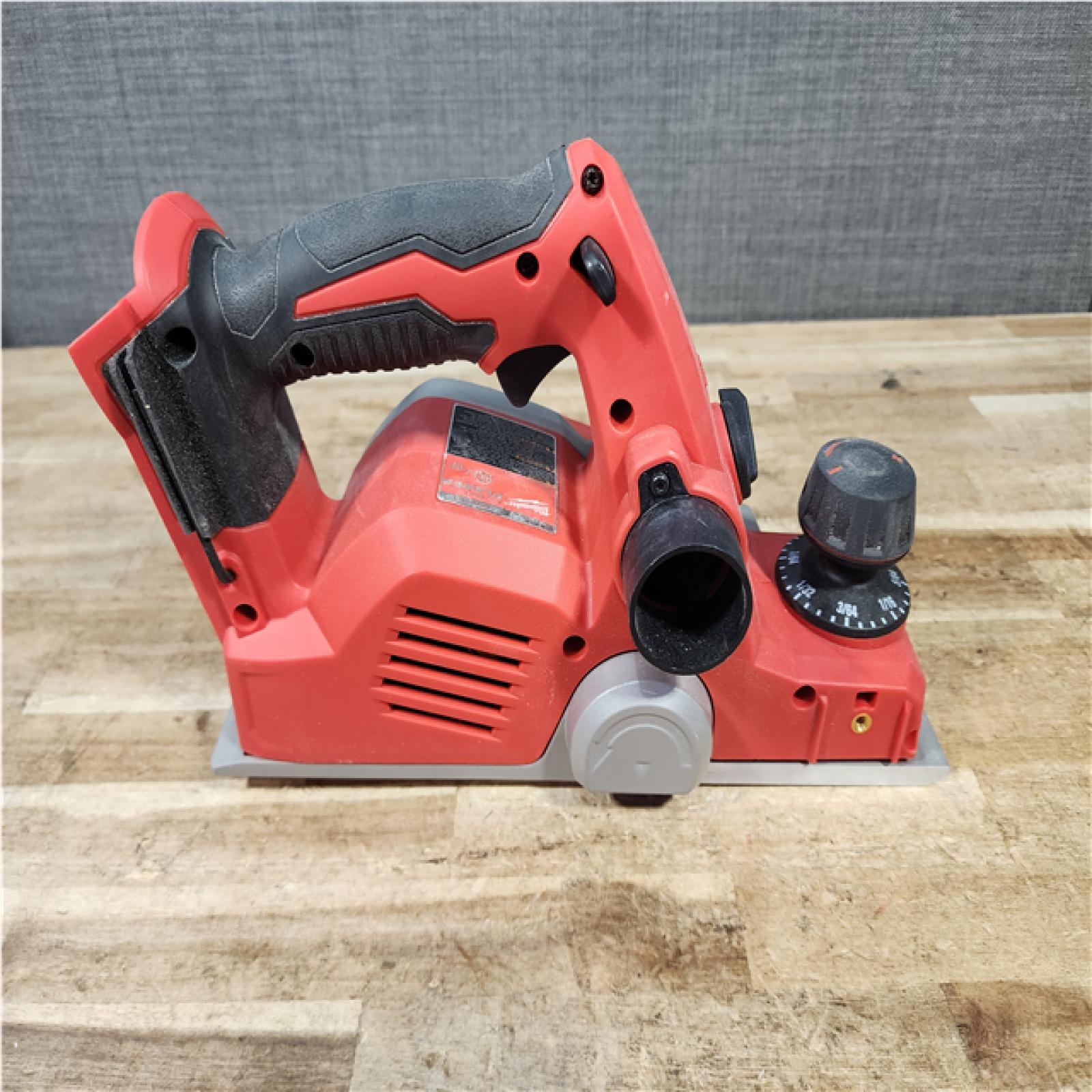 HOUSTON LOCATION - AS - IS Milwaukee 18V Lithium-Ion Cordless 3-1/4 in. Planer (Tool-Only)