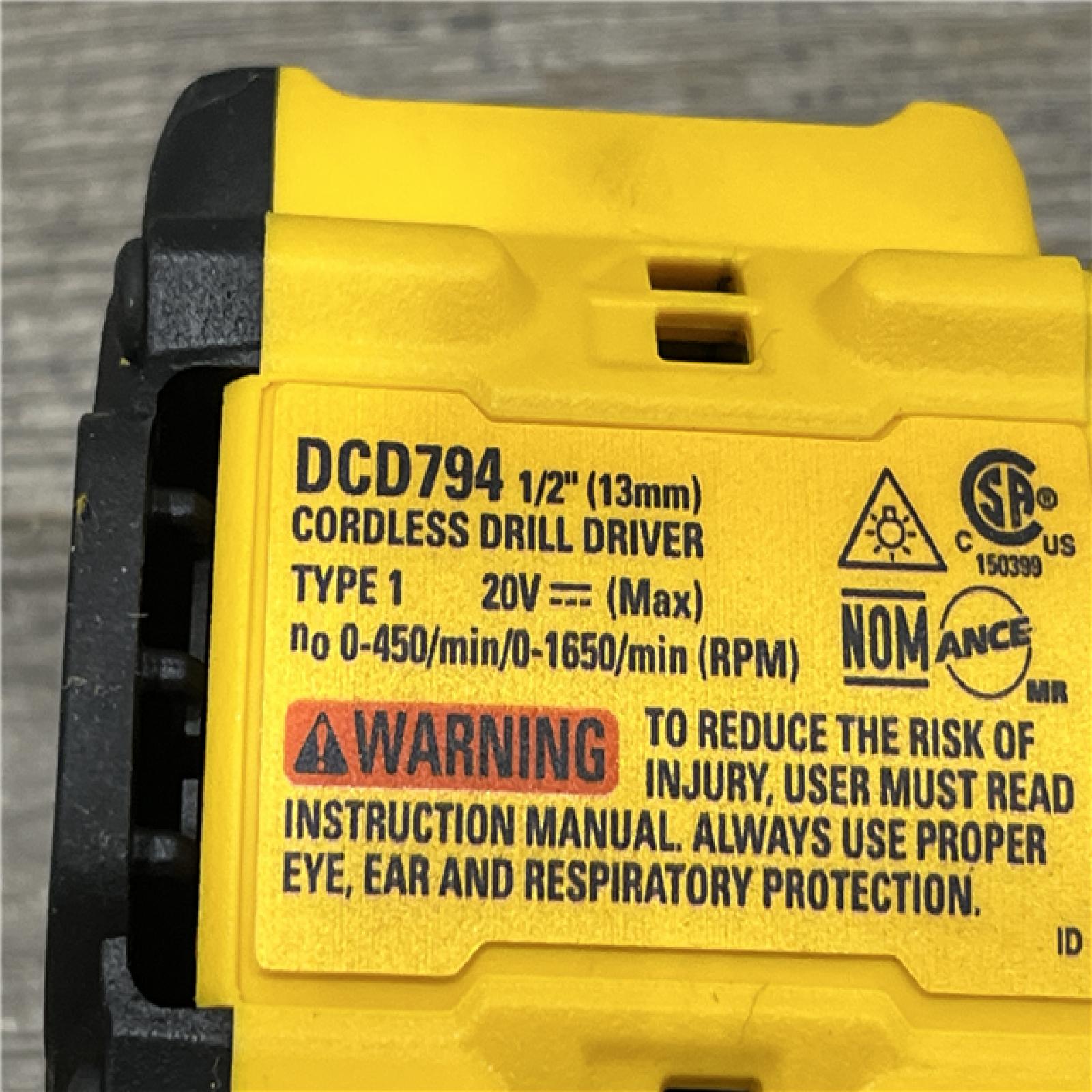 AS-IS DEWALT ATOMIC 20-Volt MAX Lithium-Ion Cordless Combo Kit