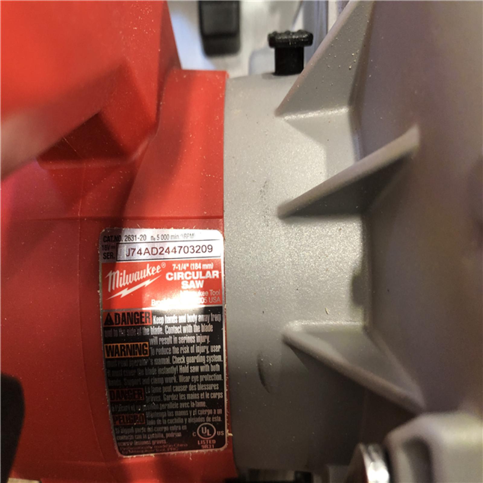 AS-IS Milwaukee  18V Lithium-Ion Brushless Cordless 7-1/4 in. Circular Saw (Tool-Only)