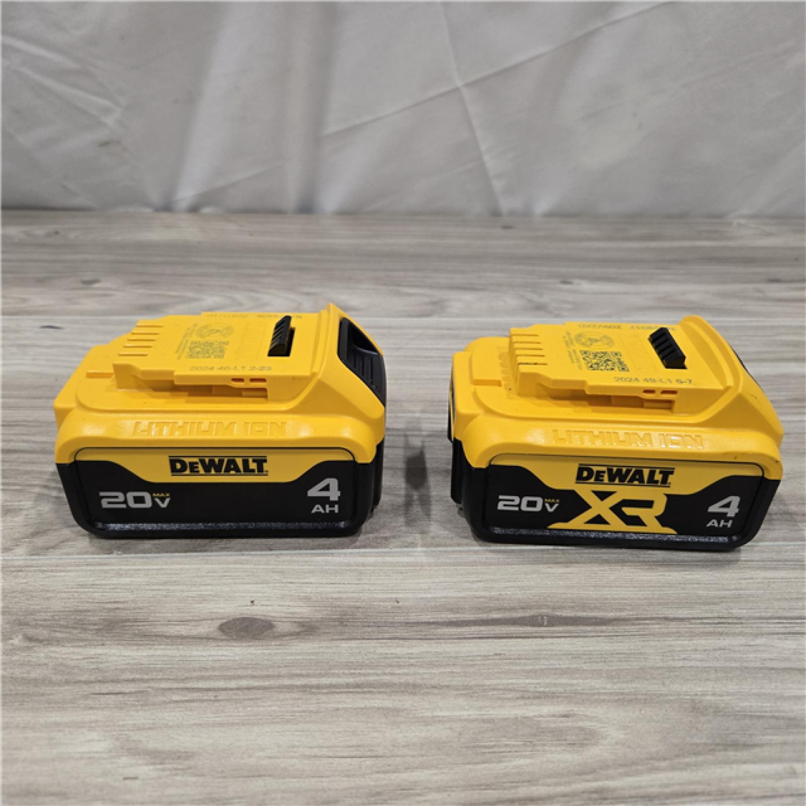 AS-IS DEWALT 20V MAX XR 4 Ah Li-Ion Battery (2 Pc) DCB2042