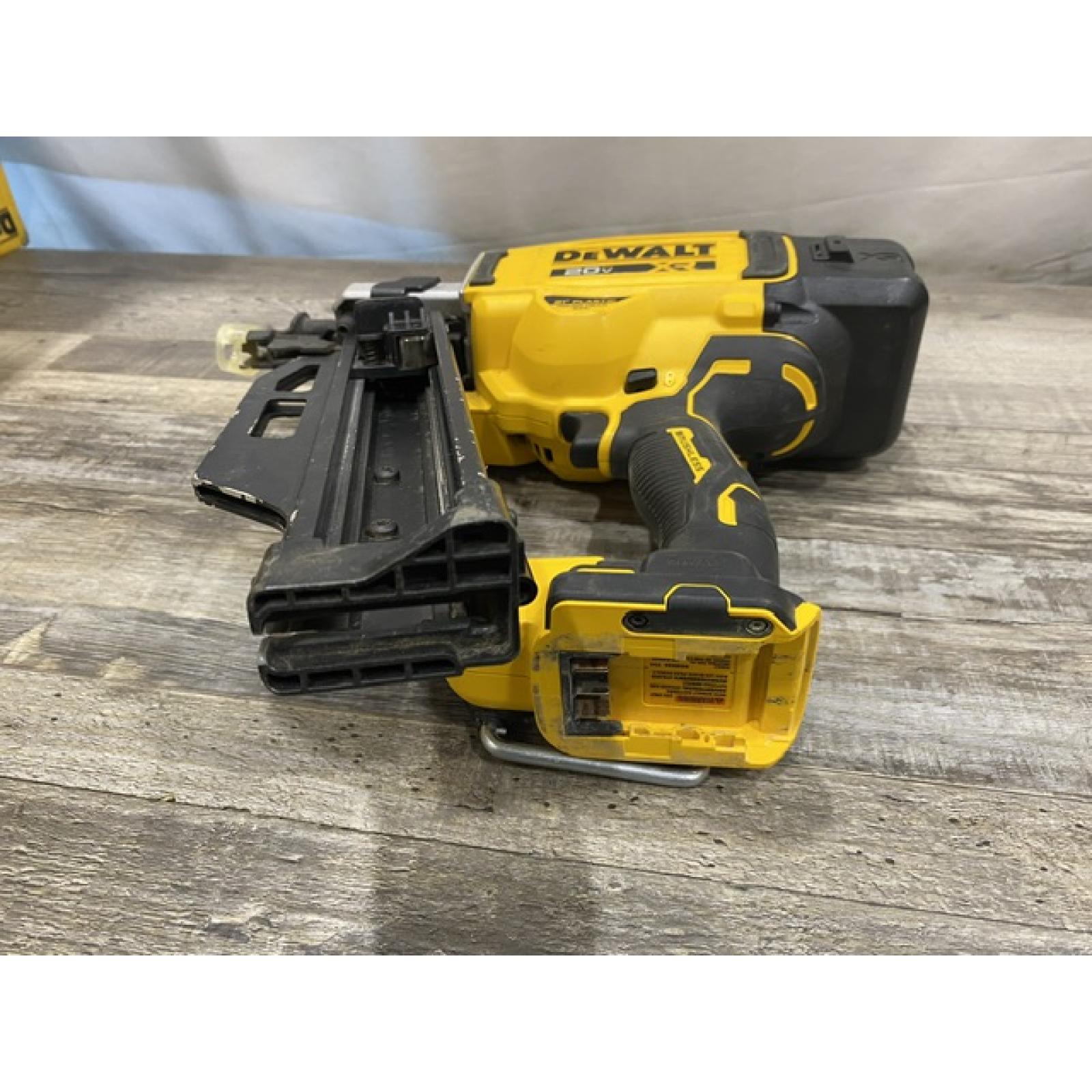 AS-IS DEWALT 20-Volt 21° Cordless Framing Nailer (Tool-Only)