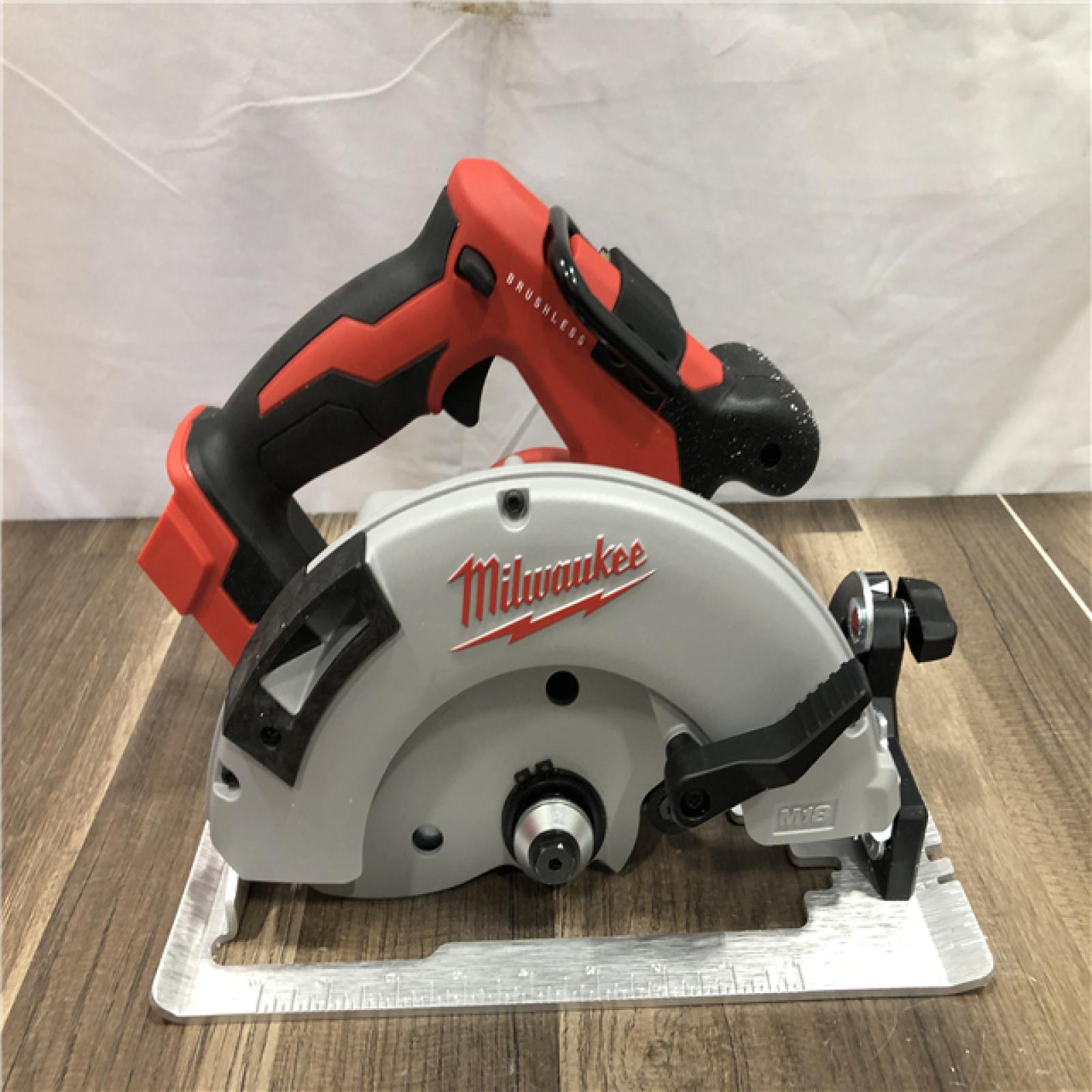AS-IS Milwaukee 18V Lithium-Ion Brushless Cordless 7-1/4 in. Circular Saw (Tool-Only)