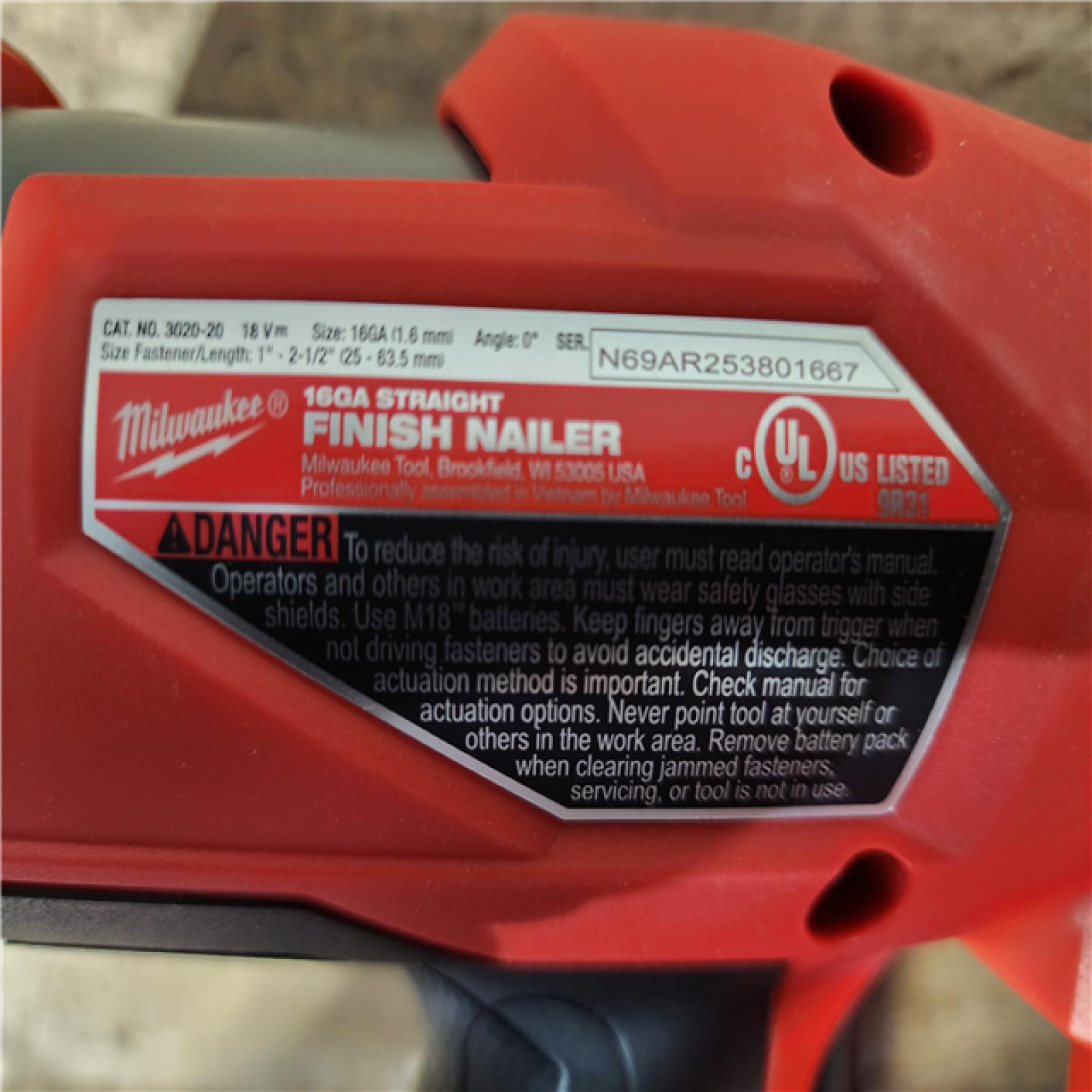 HOUSTON LOCATION - AS-IS (APPEARS LIKE NEW) Milwaukee FUEL 18-Volt Lithium-Ion Brushless Cordless Gen ll 16-Gauge Straight Finish Nailer (Tool Only)