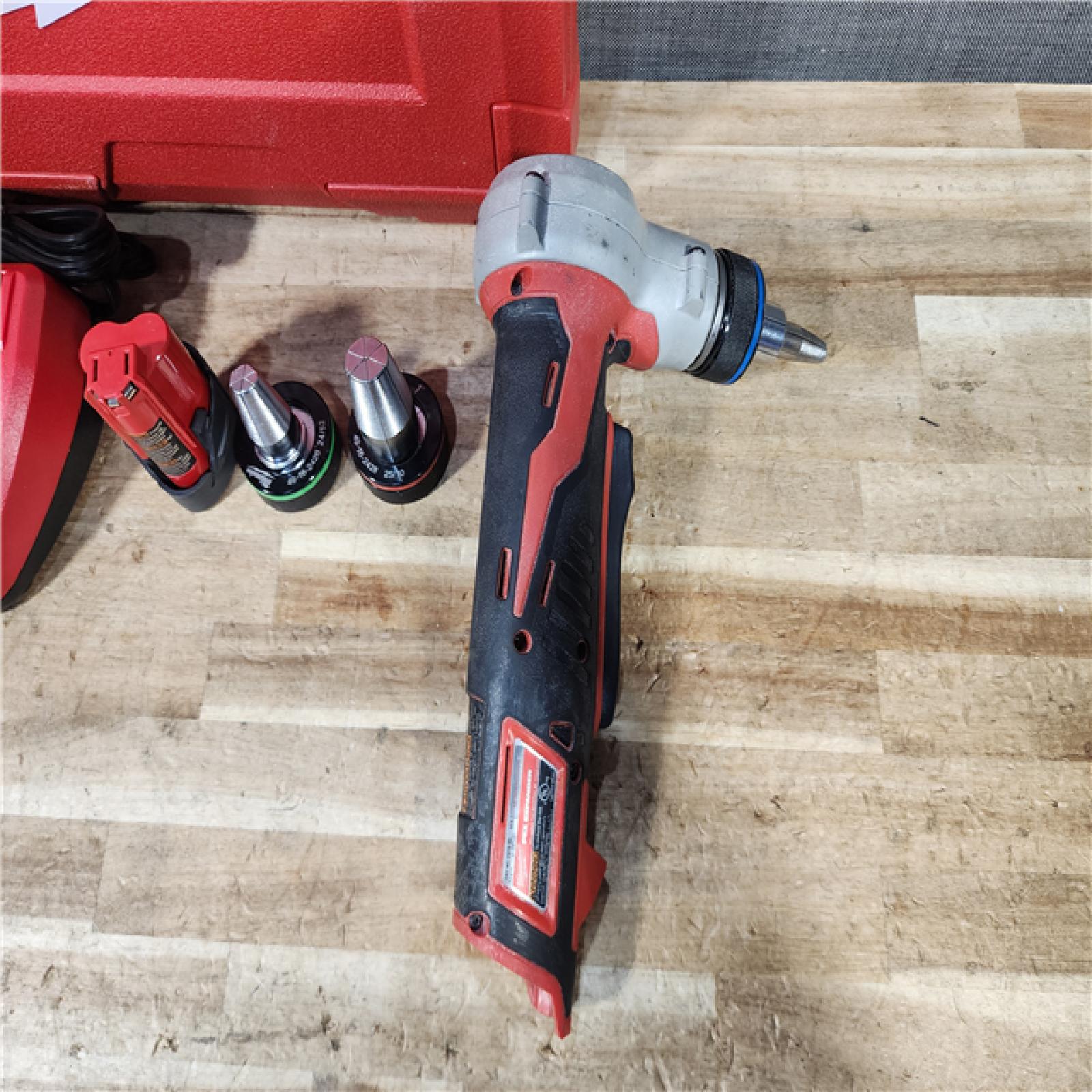 HOUSTON LOCATION - AS - IS Milwaukee Cordless PEX Expansion Tool Kit