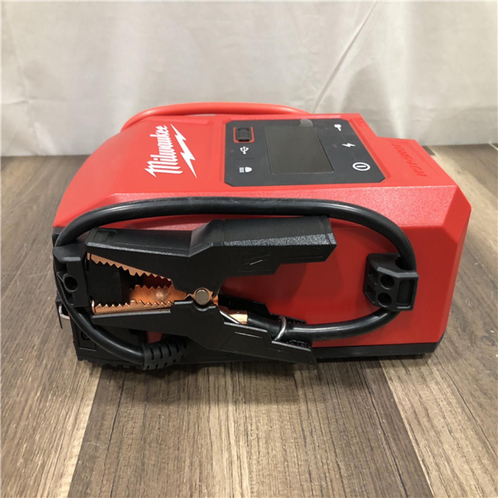 AS-IS Milwaukee 18V Lithium-Ion Cordless 2000 Peak Amp HOTSHOT Jump Starter (Tool-Only)
