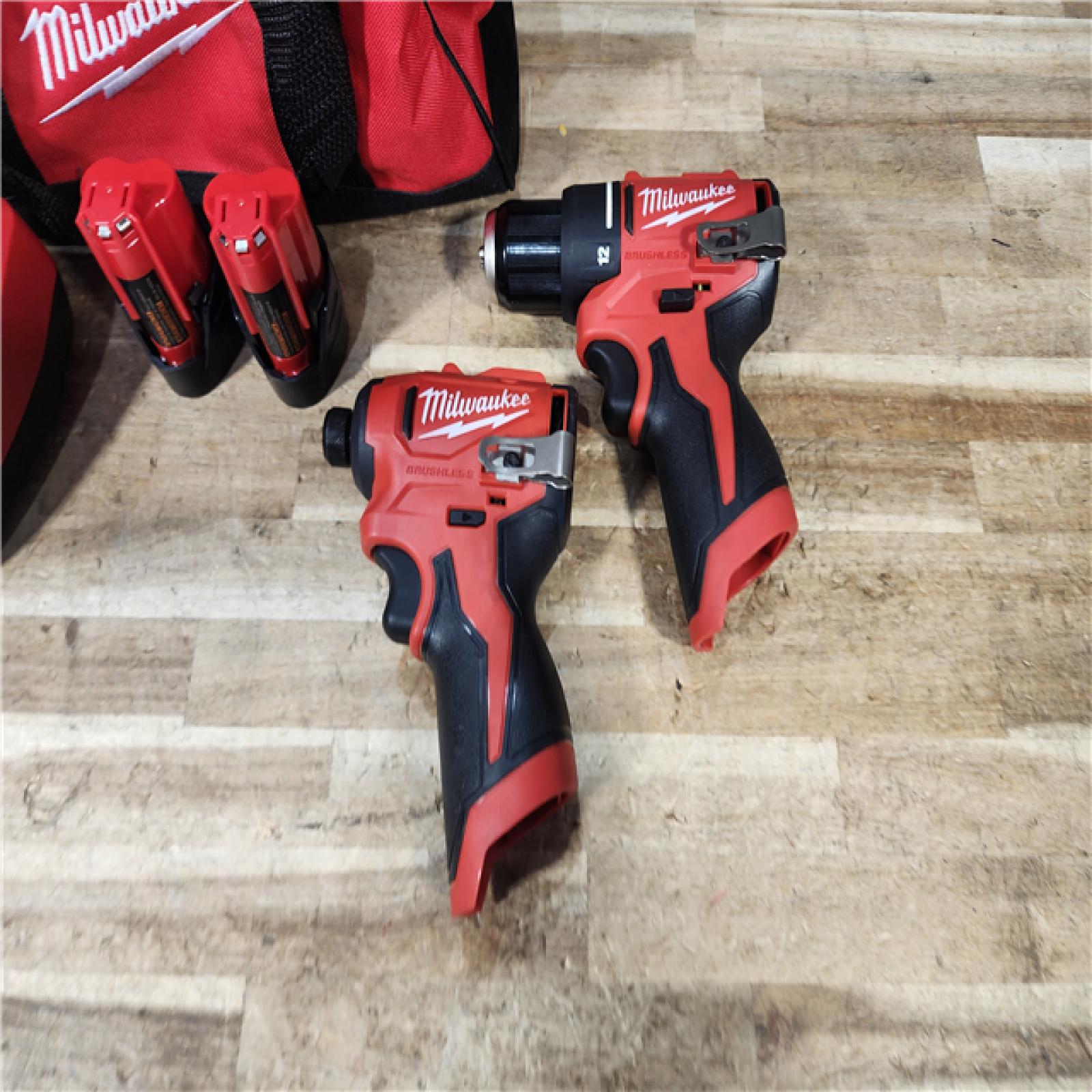 HOUSTON LOCATION - AS - IS Milwaukee 2 Tool Combo Kit W/ (2) Battery & Charger