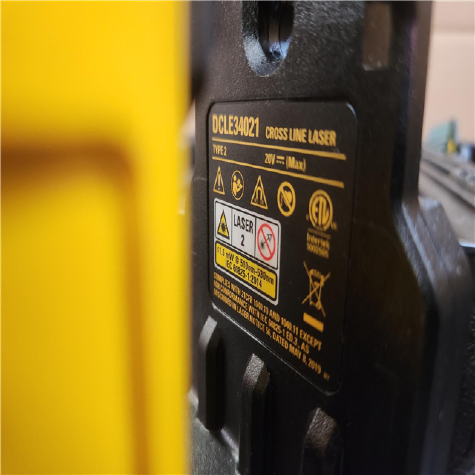 Phoenix LIKE NEW DEWALT 20V Green Cross Line Laser Level (Tool-Only)