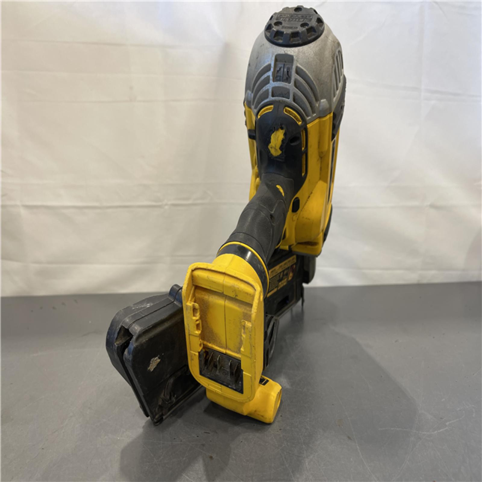 AS_IS - DeWalt 20V MAX Brushless Cordless 2-Speed 30° Paper Collated Framing Nailer Kit