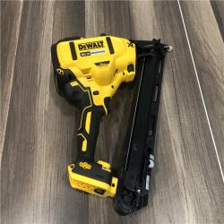 AS-IS DEWALT 20V MAX XR Lithium-Ion Cordless 2-1/2 in. 15-Gauge Finish Nailer Kit