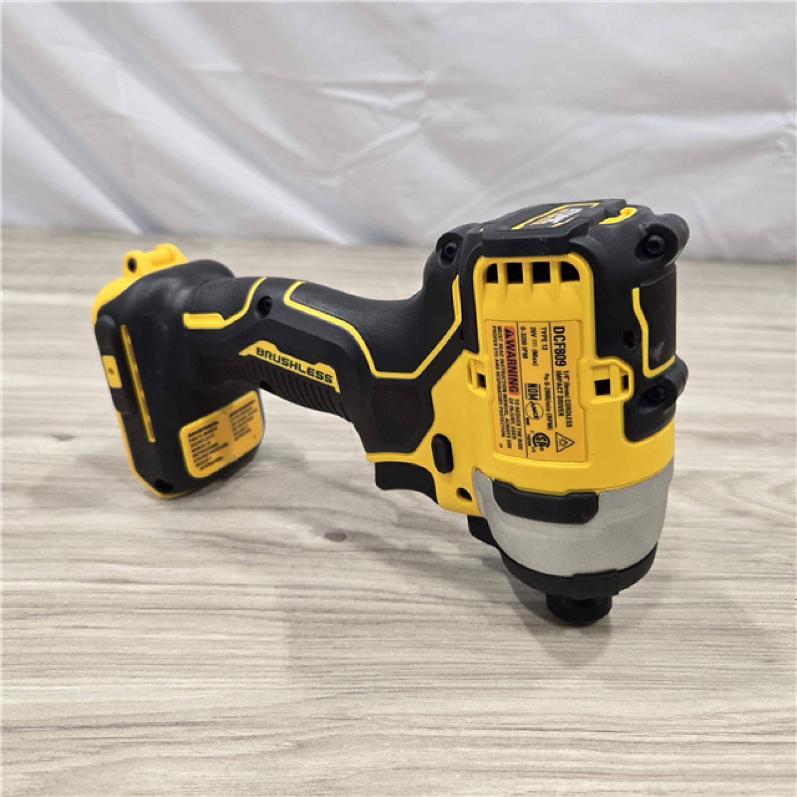 LIKE NEW! - Dewalt DCK225D2 20V MAX ATOMIC Cordless Drill Driver and Impact Driver Combo Kit