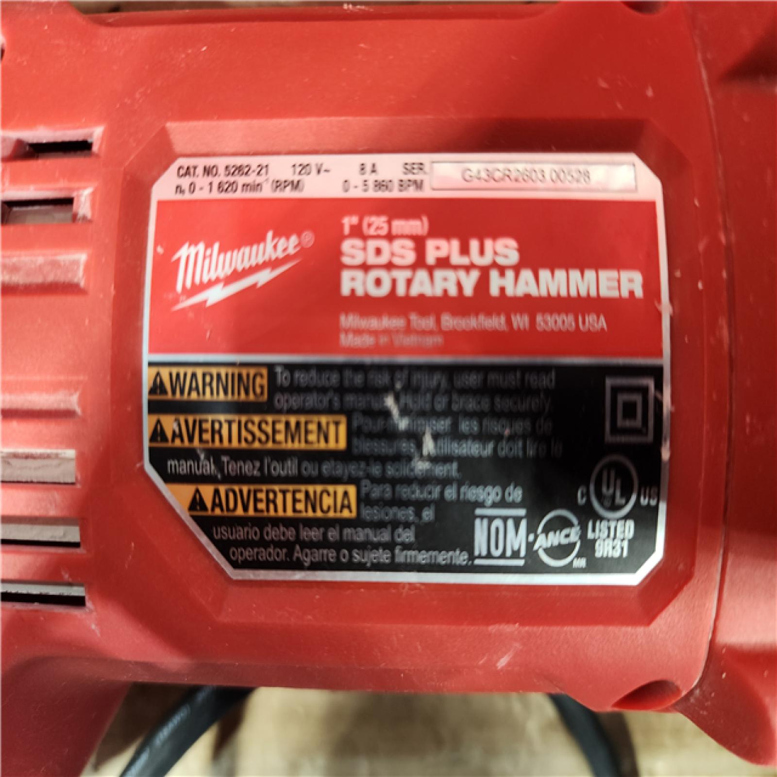 HOUSTON LOCATION - AS - IS Milwaukee 8 Amp Corded 1 in. SDS D-Handle Rotary Hammer