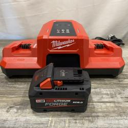 AS-IS Milwaukee 18V Lithium-Ion REDLITHIUM FORGE 8.0 Ah Battery Pack with 18V Dual Bay Simultaneous Super Charger