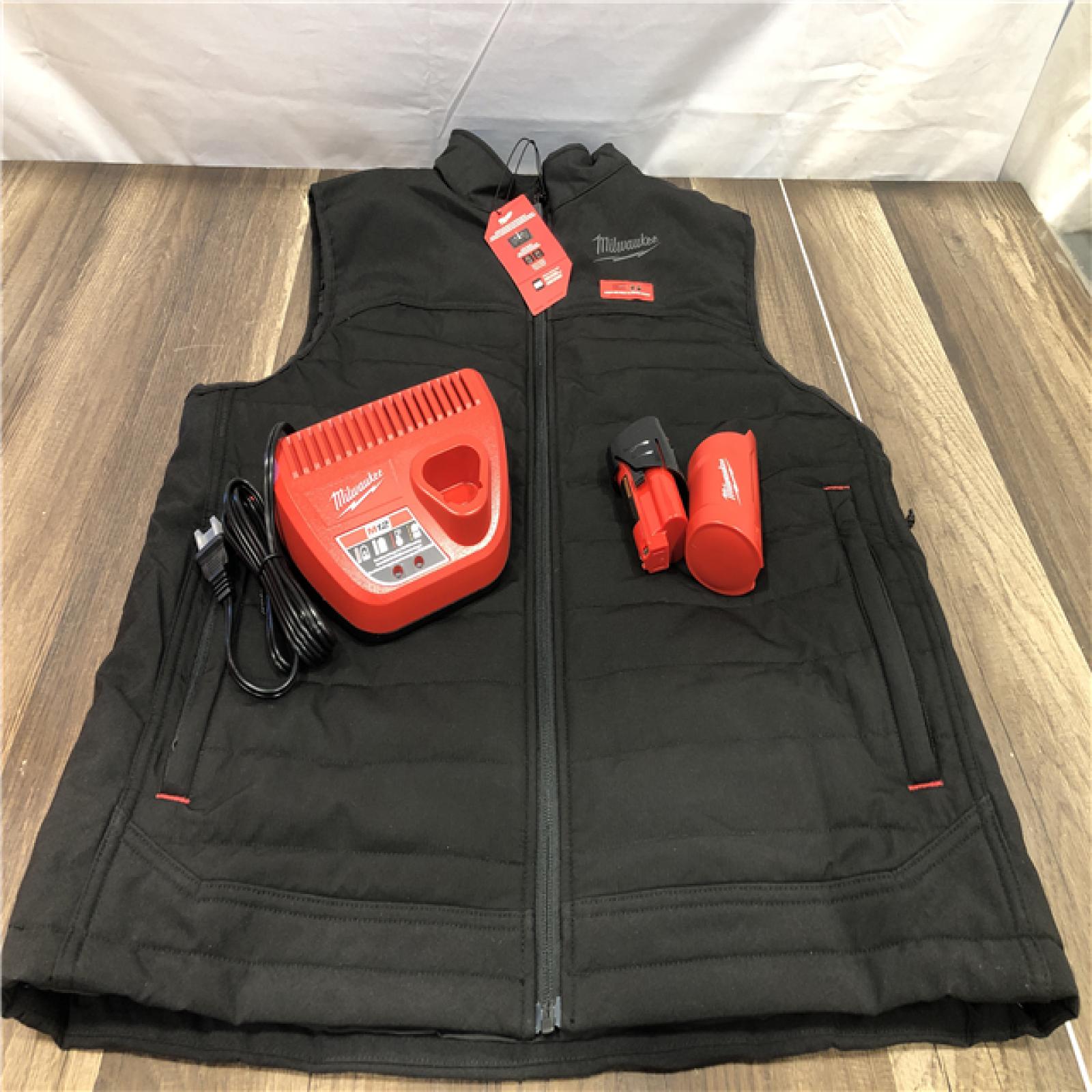 AS-IS Milwaukee Men's Medium 12V Lithium-Ion Cordless AXIS Black Heated Vest Kit