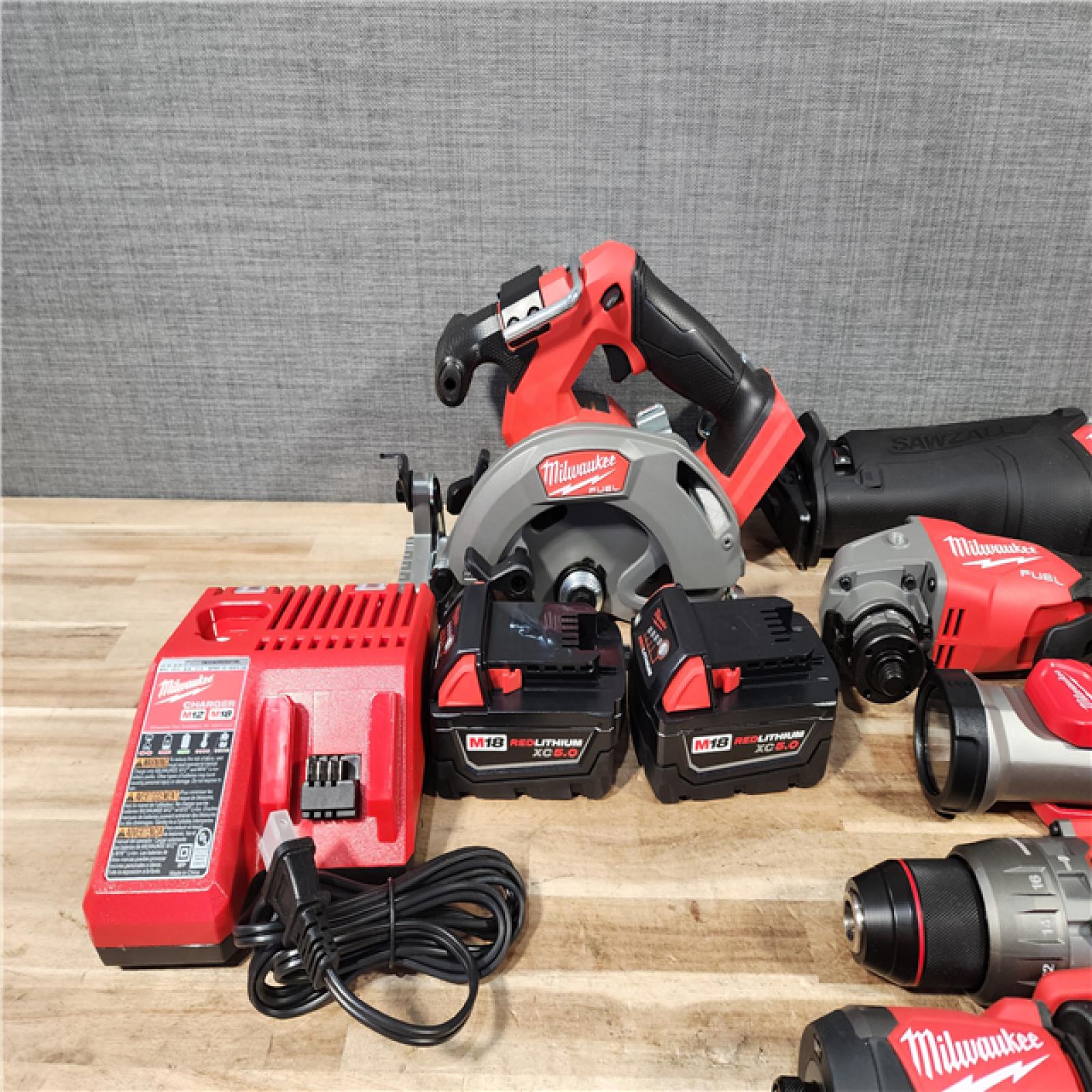 HOUSTON LOCATION - AS - IS Milwaukee FUEL 18V Lithium-Ion Brushless Cordless 7-Tool Combo Kit