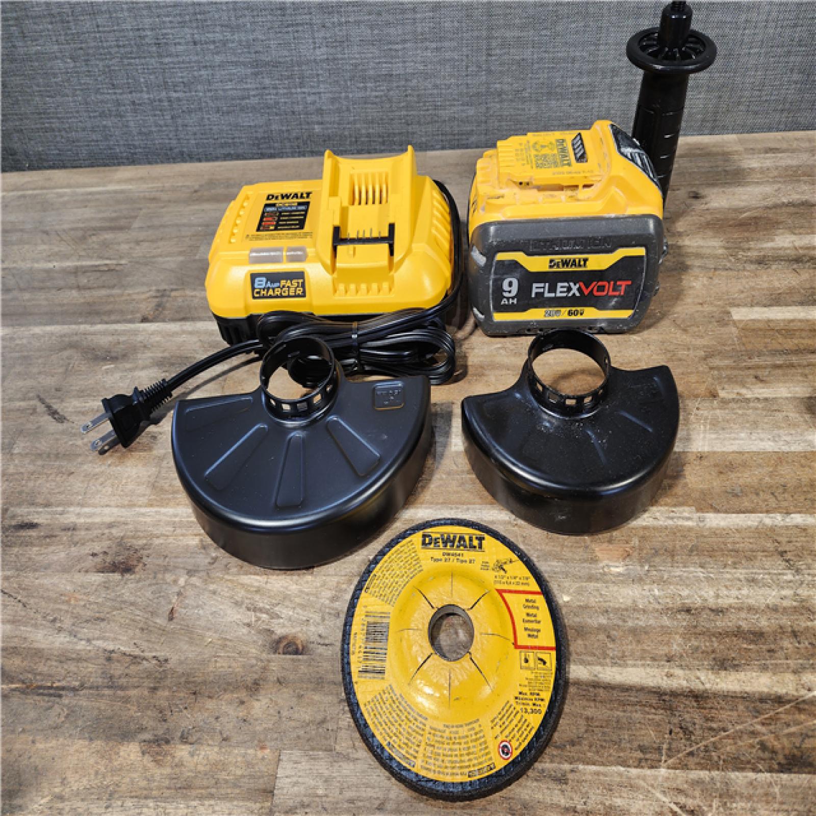 HOUSTON LOCATION - AS-IS DeWalt FLEXVOLT 60V Cordless 4-1/2 to 6 in. Grinder Kit (Battery & Charger)