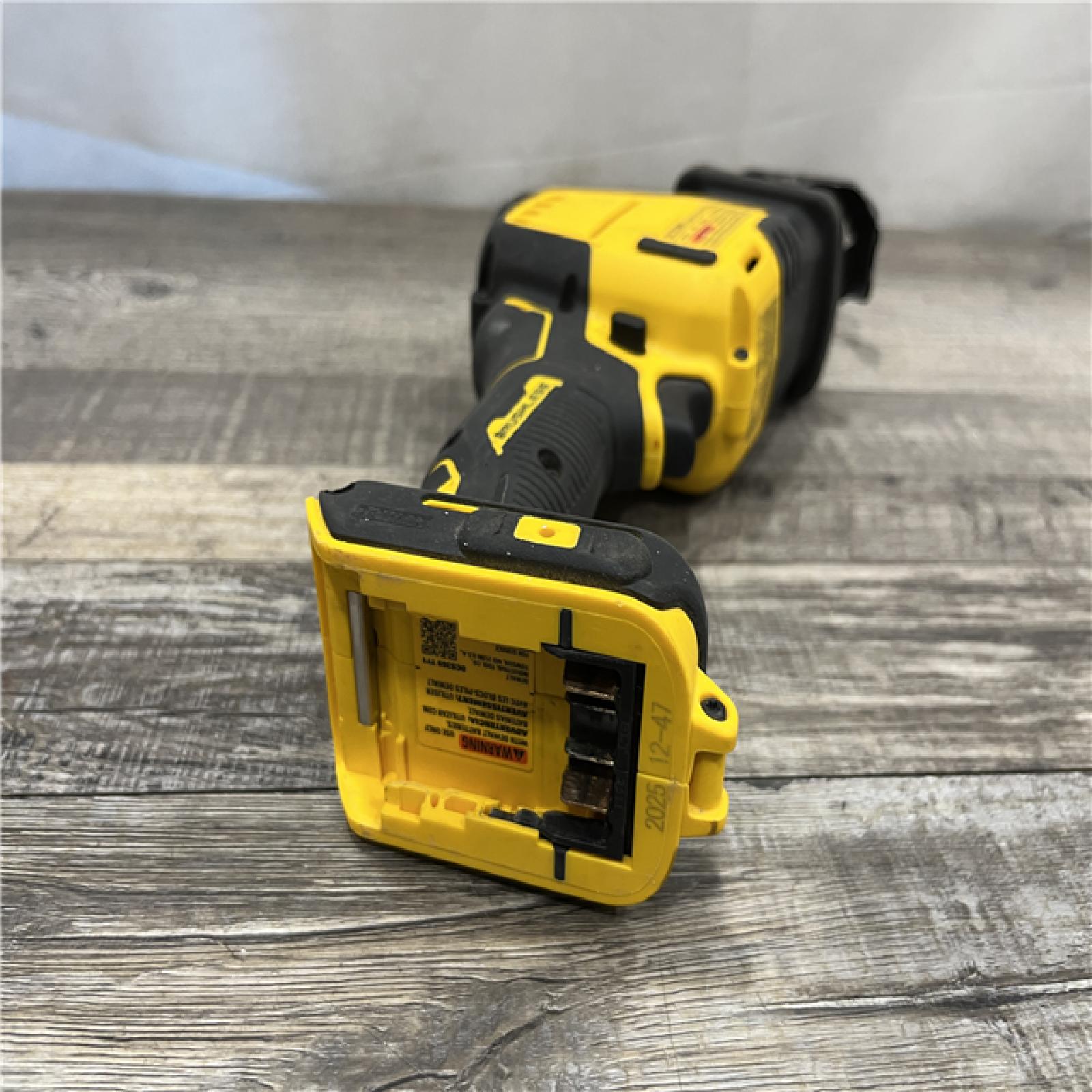 AS-IS DEWALT ATOMIC 20V MAX Cordless Brushless Compact Reciprocating Saw (Tool Only)