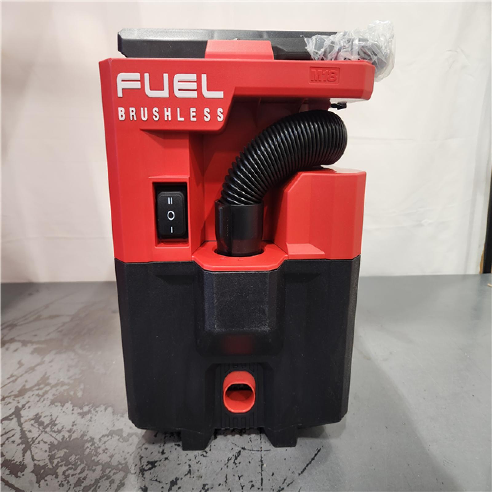AS-IS- M18 FUEL PACKOUT 18-Volt Lithium-Ion Cordless 2.5 Gal. Wet/Dry Vacuum (Vacuum-Only)
