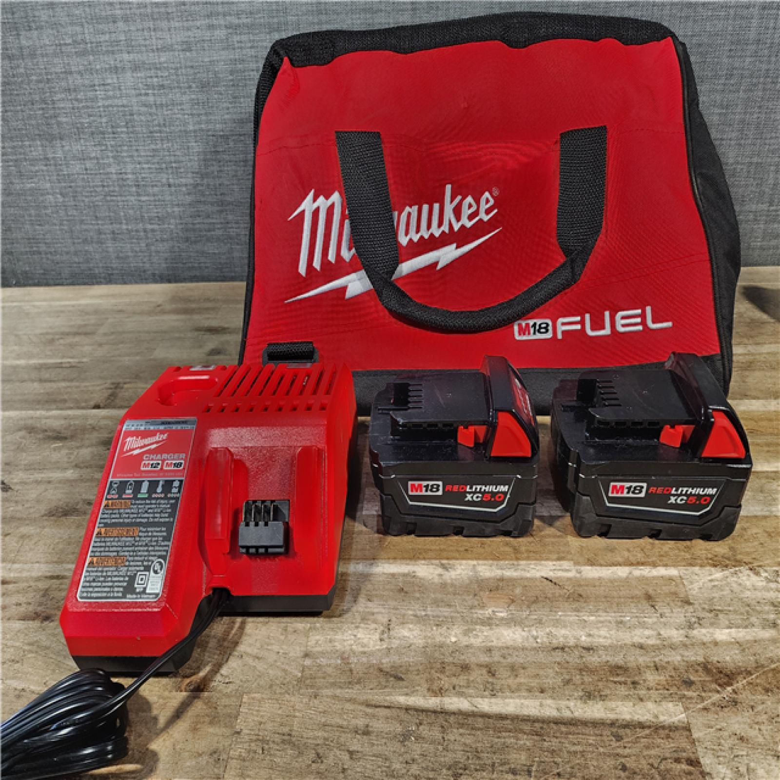 HOUSTON LOCATION - AS-IS Milwaukee 3 Tool Combo Kit W/ (2) Battery & Charger