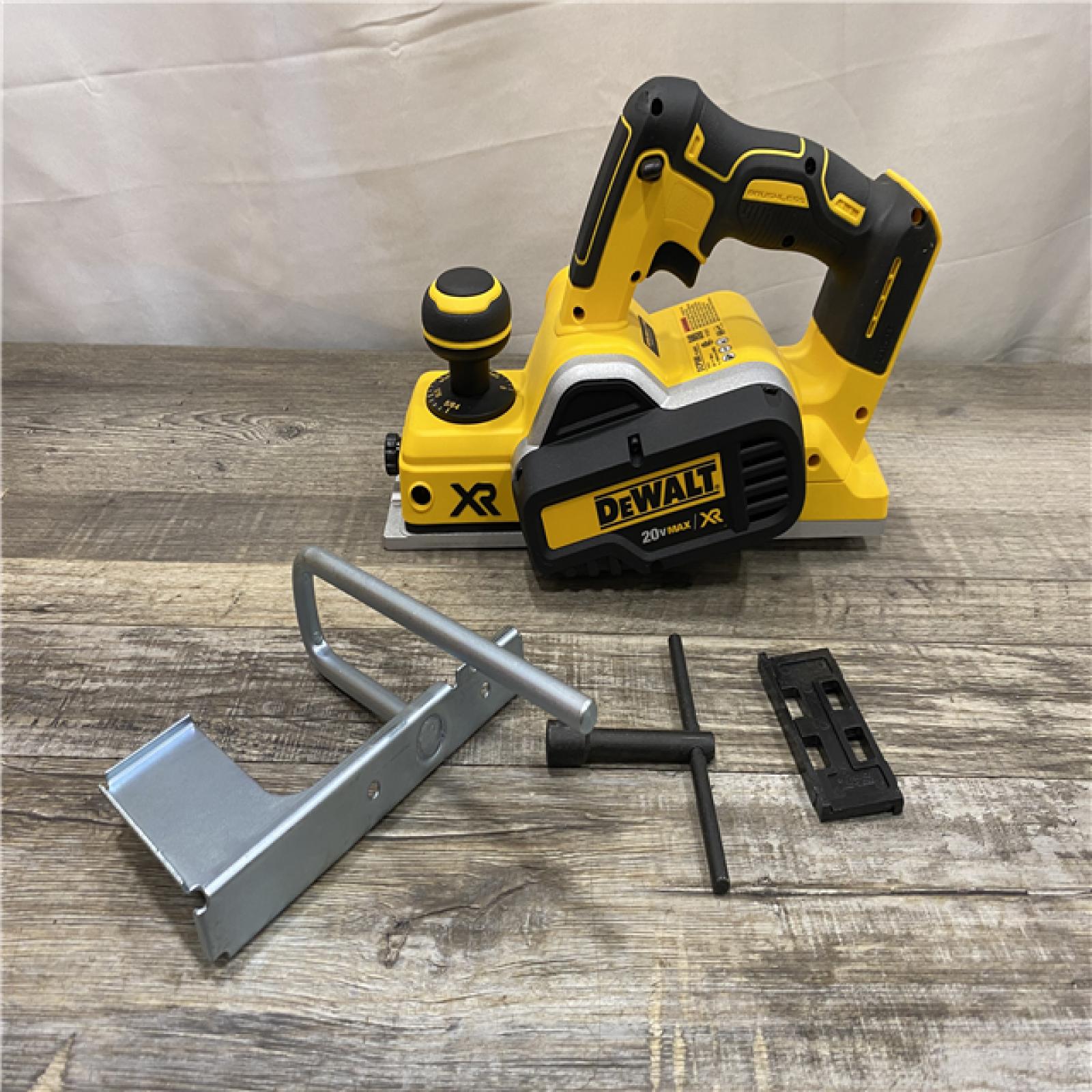 AS-IS DEWALT 20V MAX XR Cordless Brushless 3-1/4 in. Planer (Tool Only)