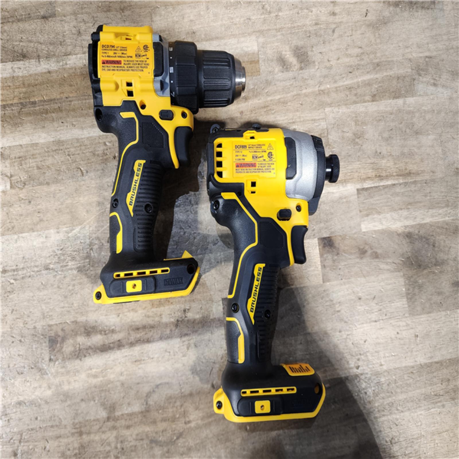 HOUSTON LOCATION - AS-IS Dewalt DCK225D2 20V MAX ATOMIC Brushless Compact Lithium-Ion 1/2 in. Cordless Drill Driver and 1/4 in. Impact Driver Combo Kit with 2 Batteries 2 Ah