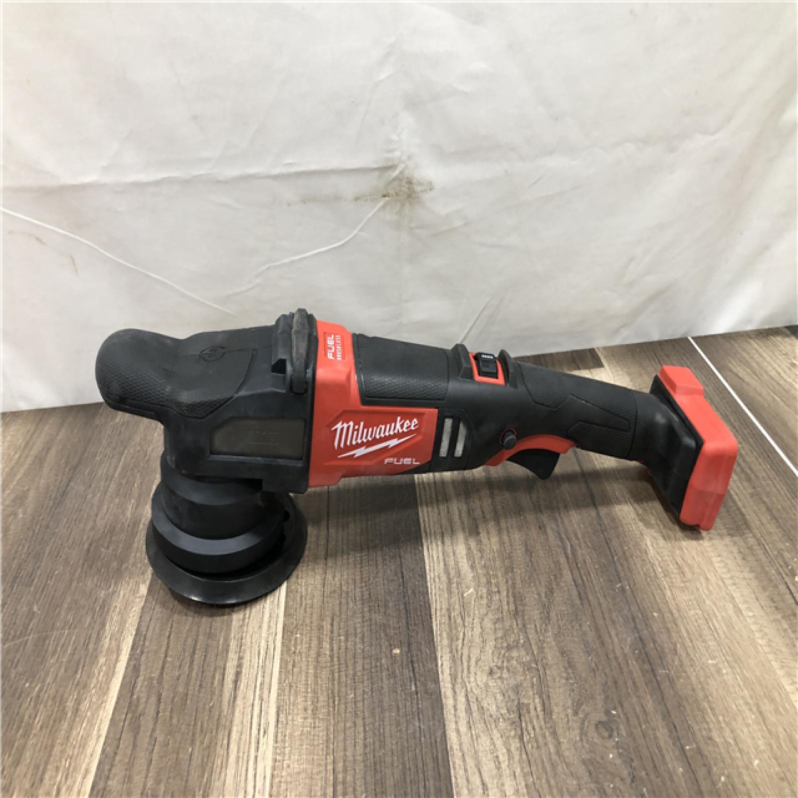 AS-IS Milwaukee FUEL18V Lithium-Ion Brushless Cordless 15MM DA Polisher (Tool-Only)