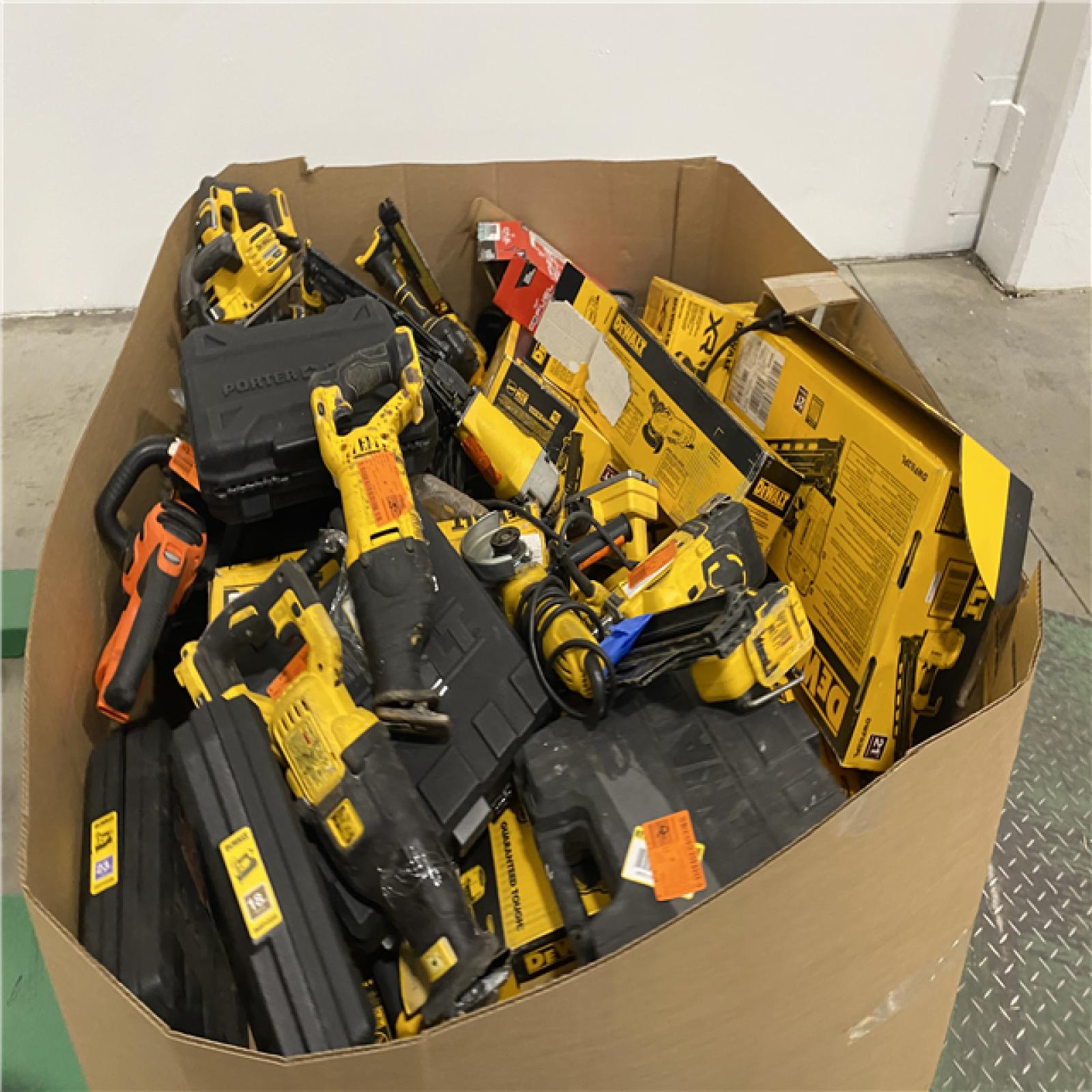 Dallas Location - As-Is Tool Pallet