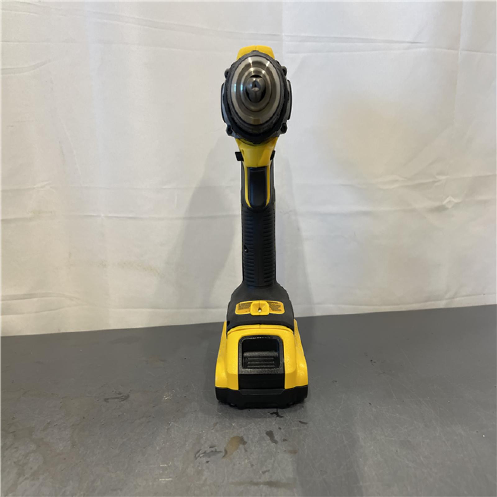 AS-IS - DEWALT ATOMIC COMPACT SERIES 20V MAX* Brushless Cordless 1/2 Drill/Driver Kit