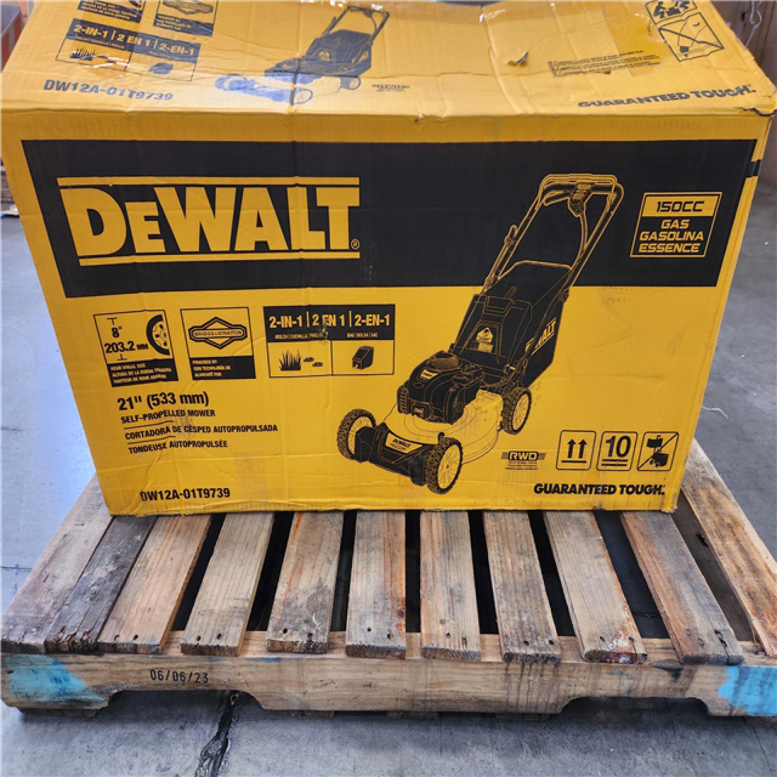 Phoenix DEWALT 21 in. 150cc Briggs and Stratton 625ex Engine Rear Wheel Drive 2-in-1 Gas Self Propelled Walk Behind Lawn Mower (NO BAG)