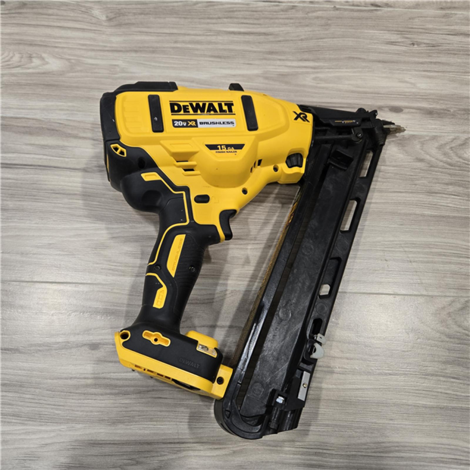 AS-IS DeWalt 20V MAX XR 15 Ga. Cordless 34 Deg Nailer Kit (Battery & Charger) 20 V