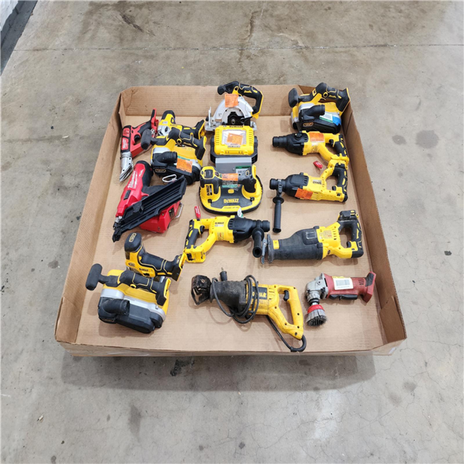 HOUSTON LOCATION - AS-IS TOOL PALLET