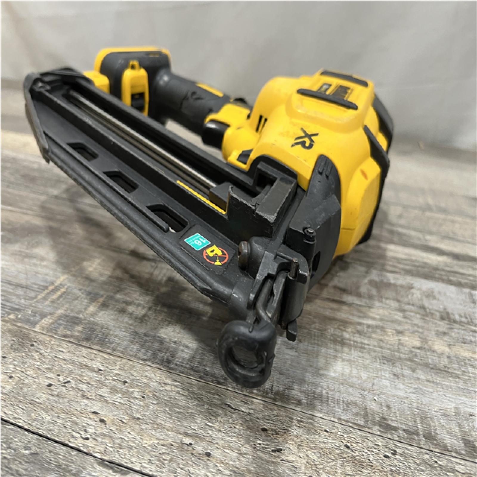 AS-IS DEWALT 20V MAX XR Lithium-Ion Electric Cordless 16-Gauge Angled Finishing Nailer (Tool Only)