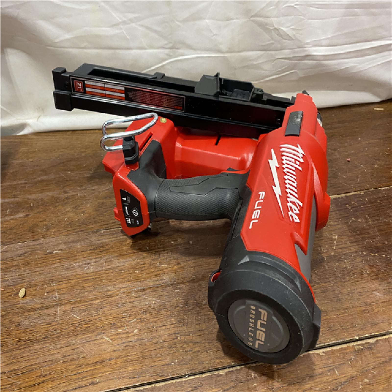 AS-IS Milwaukee 2744-20 M18 FUEL 3-1/2 in. 18-Volt 21-Degree Lithium-Ion Brushless Cordless Framing Nailer (Tool-Only)