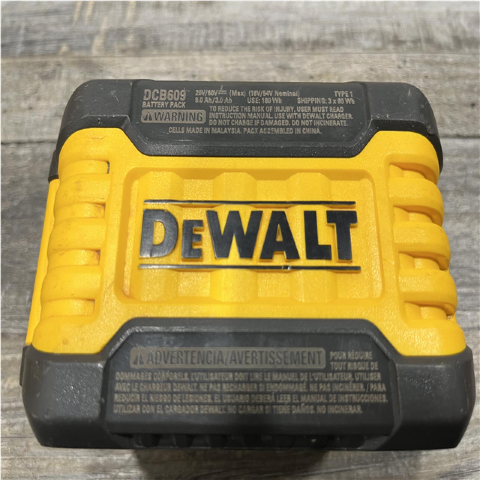 AS-IS DEWALT 20V/60V MAX FLEXVOLT Lithium-Ion 9.0Ah Battery and Charger Starter Kit