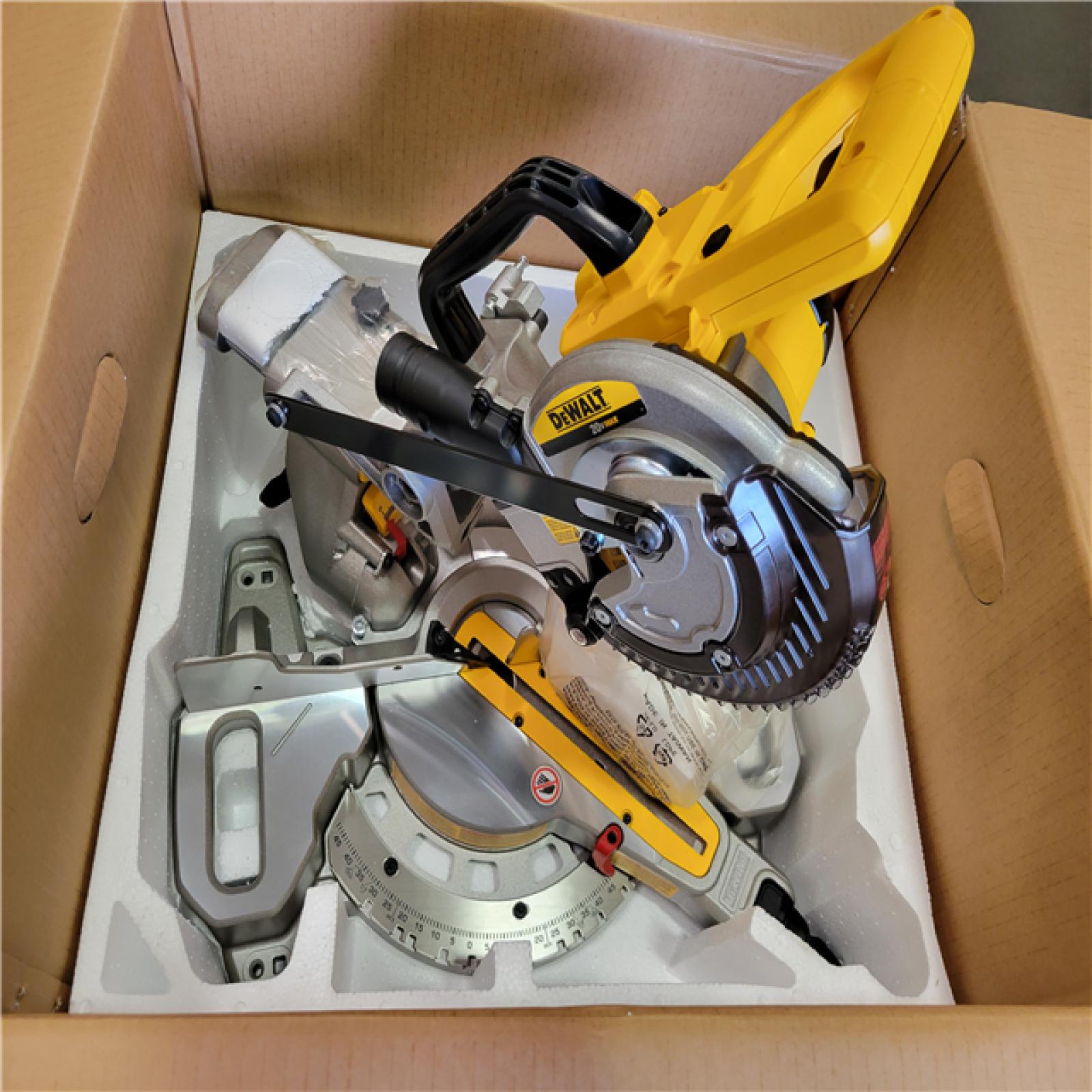 CALIFORNIA NEW DEWALT 7-1/4 (184 MM) CORDLESS SLIDING COMPOUND MITER SAW (TOOL ONLY)