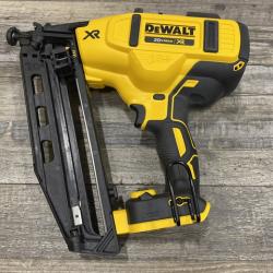 AS-IS DEWALT 20V MAX XR 16-Gauge Electric Cordless Angled Finishing Nailer Kit