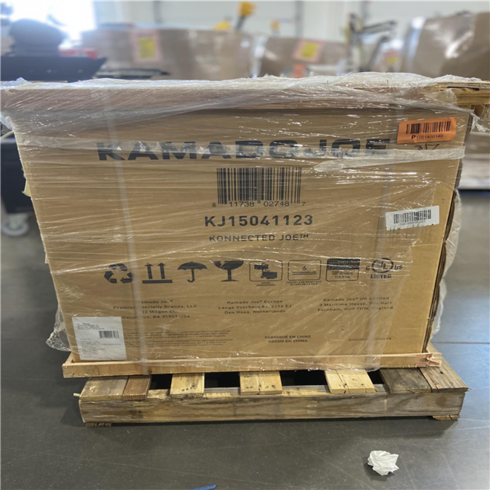 DALLAS LOCATION - Kamado Joe Konnected Joe 18 in. Digital Charcoal Grill and Smoker with Auto-Ignition and Wi-Fi Temperature Control