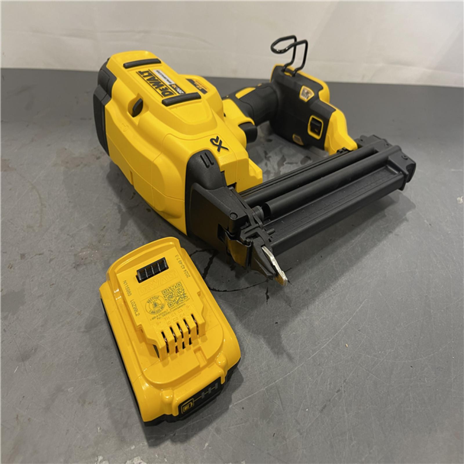 AS-IS - DEWALT 20V MAX XR Lithium-Ion 2-1/8 in. 18-Gauge Electric Cordless Brad Nailer Kit