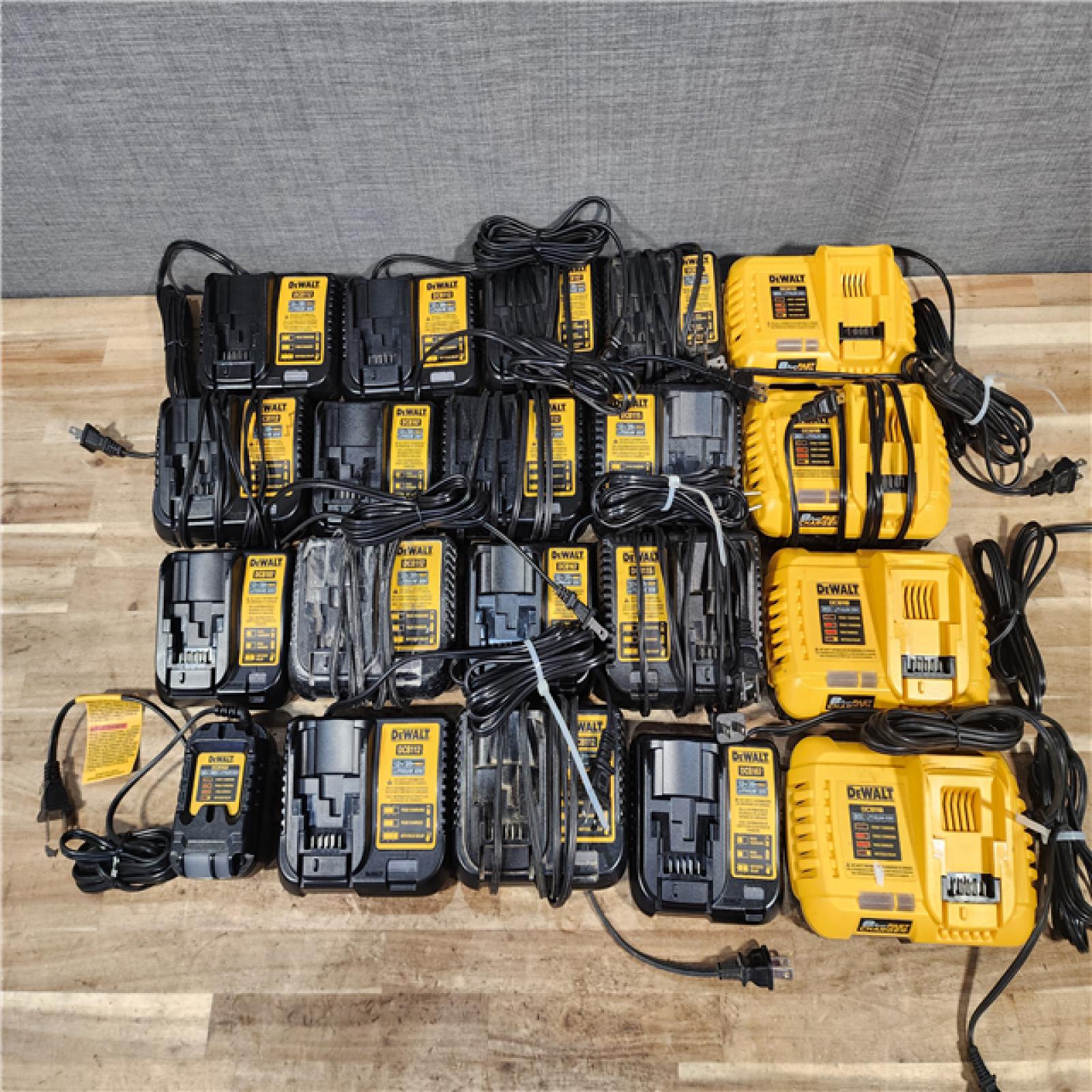 HOUSTON LOCATION - AS-IS DEWALT BATTERY CHARGER PACK QTY - 20
