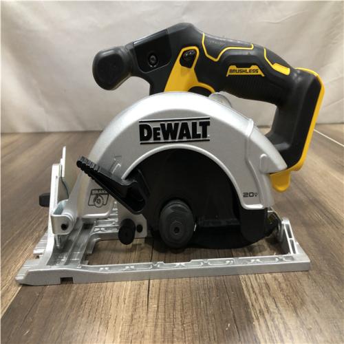 AS-IS Dewalt-DCS565P1 20V MAX* 6-1/2 in. Brushless Cordless Circular Saw Kit