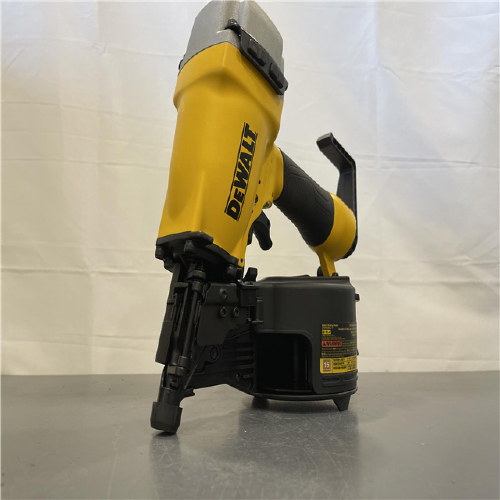 AS-IS - DEWALT 2-1/2 Inch 15 Degree Coil Siding and Fencing Nailer
