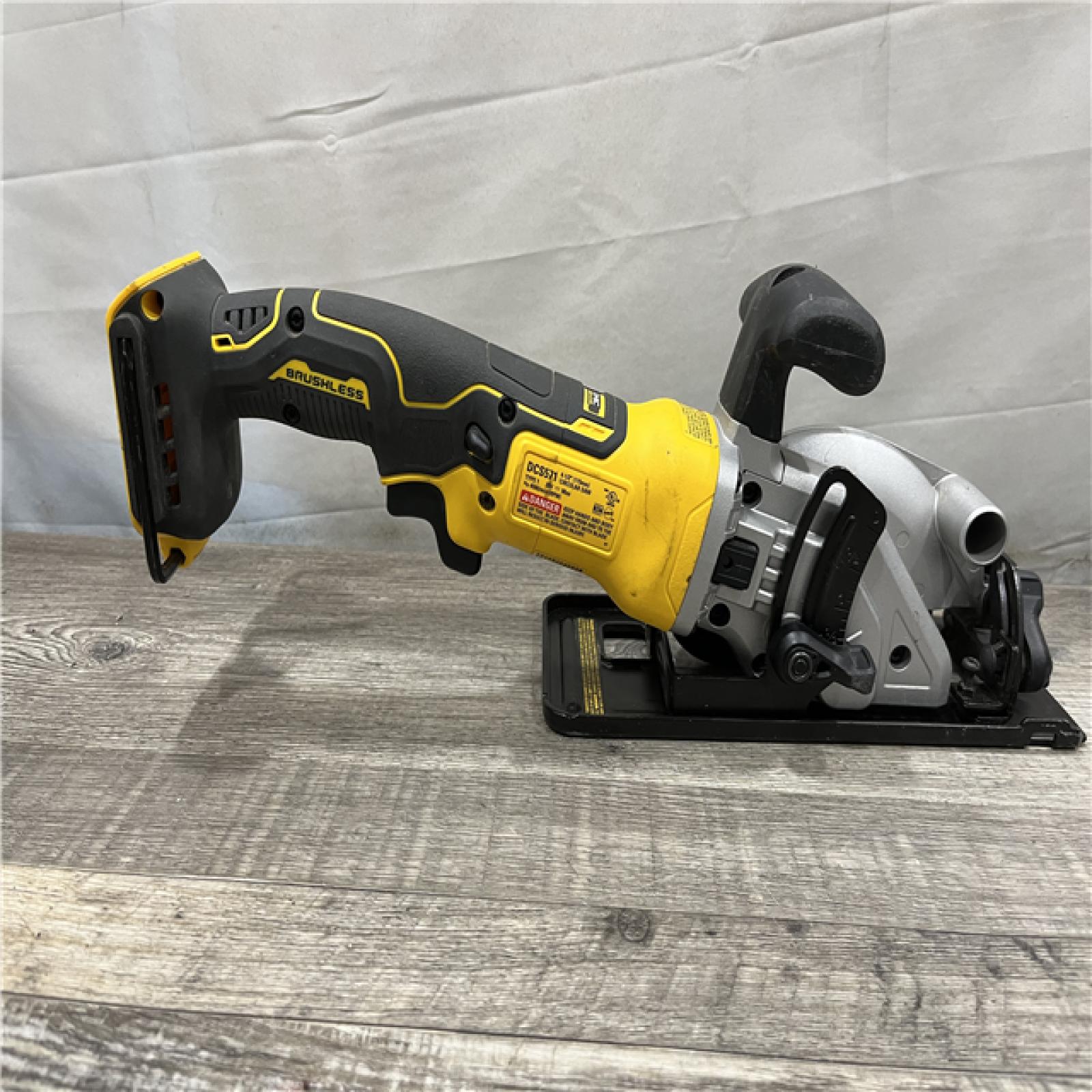 AS-IS DEWALT ATOMIC 20V MAX Cordless Brushless 4-1/2 in. Circular Saw (Tool Only)