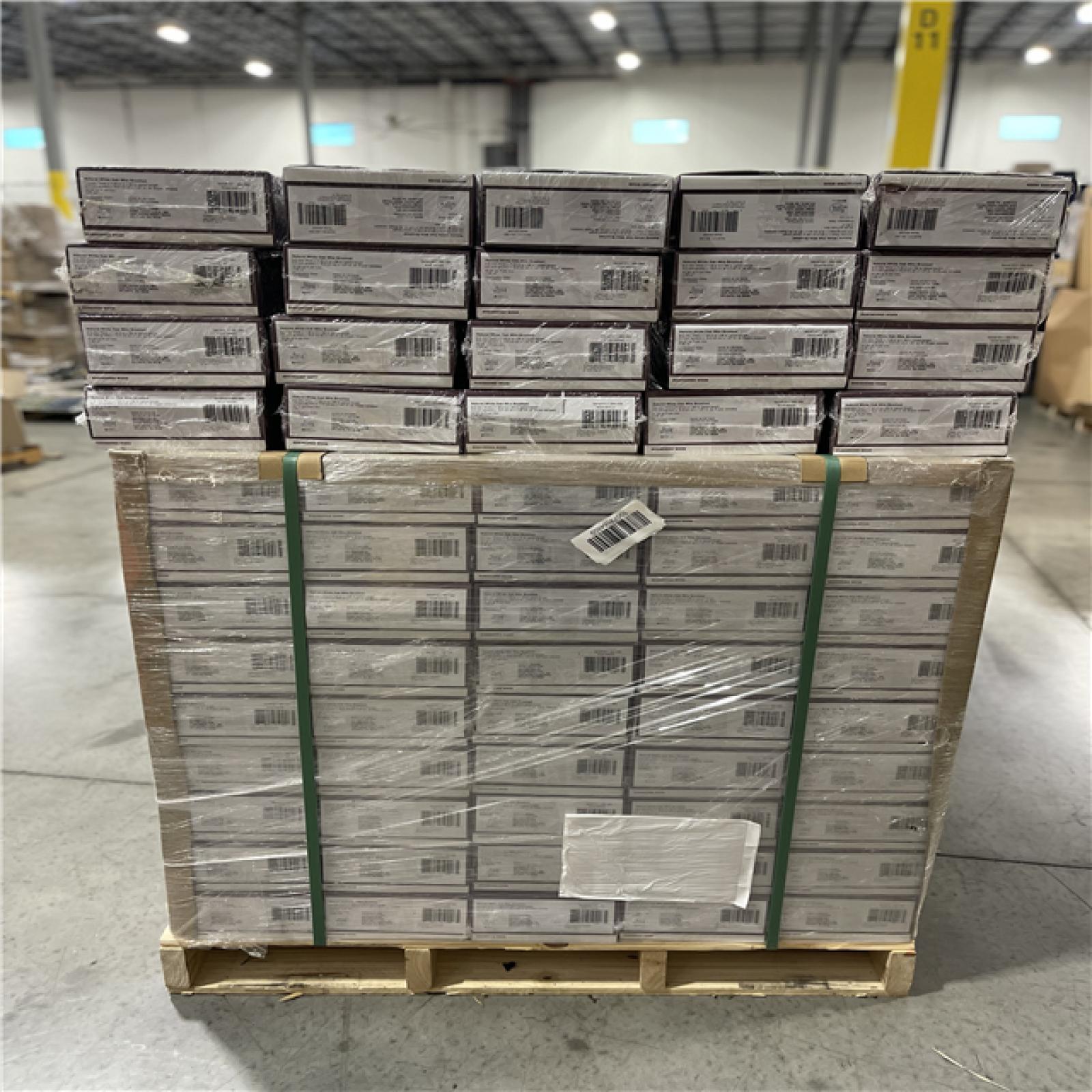 DALLAS LOCATION- NEW! HOME DECORATORS COLLECTION NATURAL WHITE OAK (42.948 sq.ft./case) PALLET (65 UNITS)