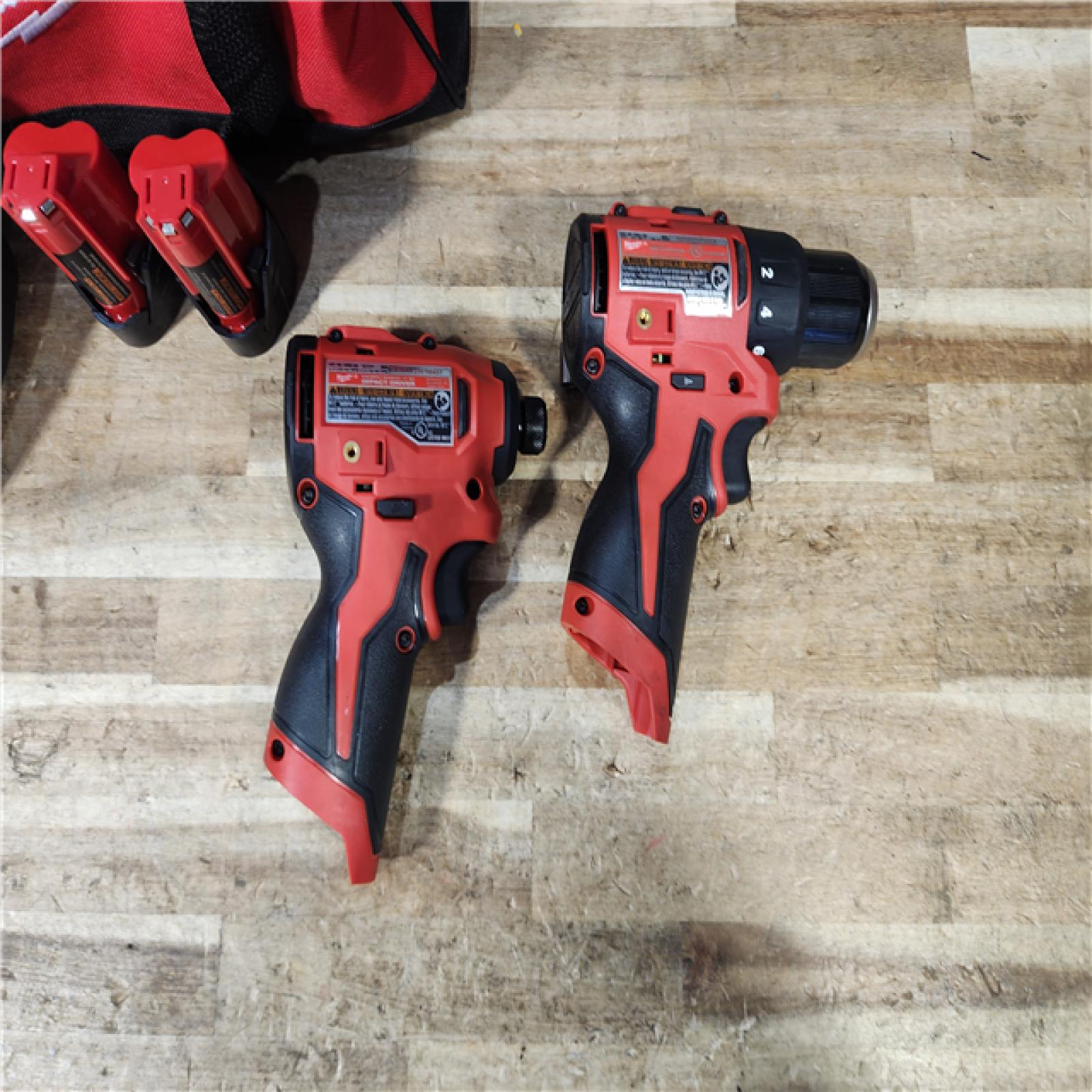 HOUSTON LOCATION - AS - IS Milwaukee 2 Tool Combo Kit W/ (2) Battery & Charger