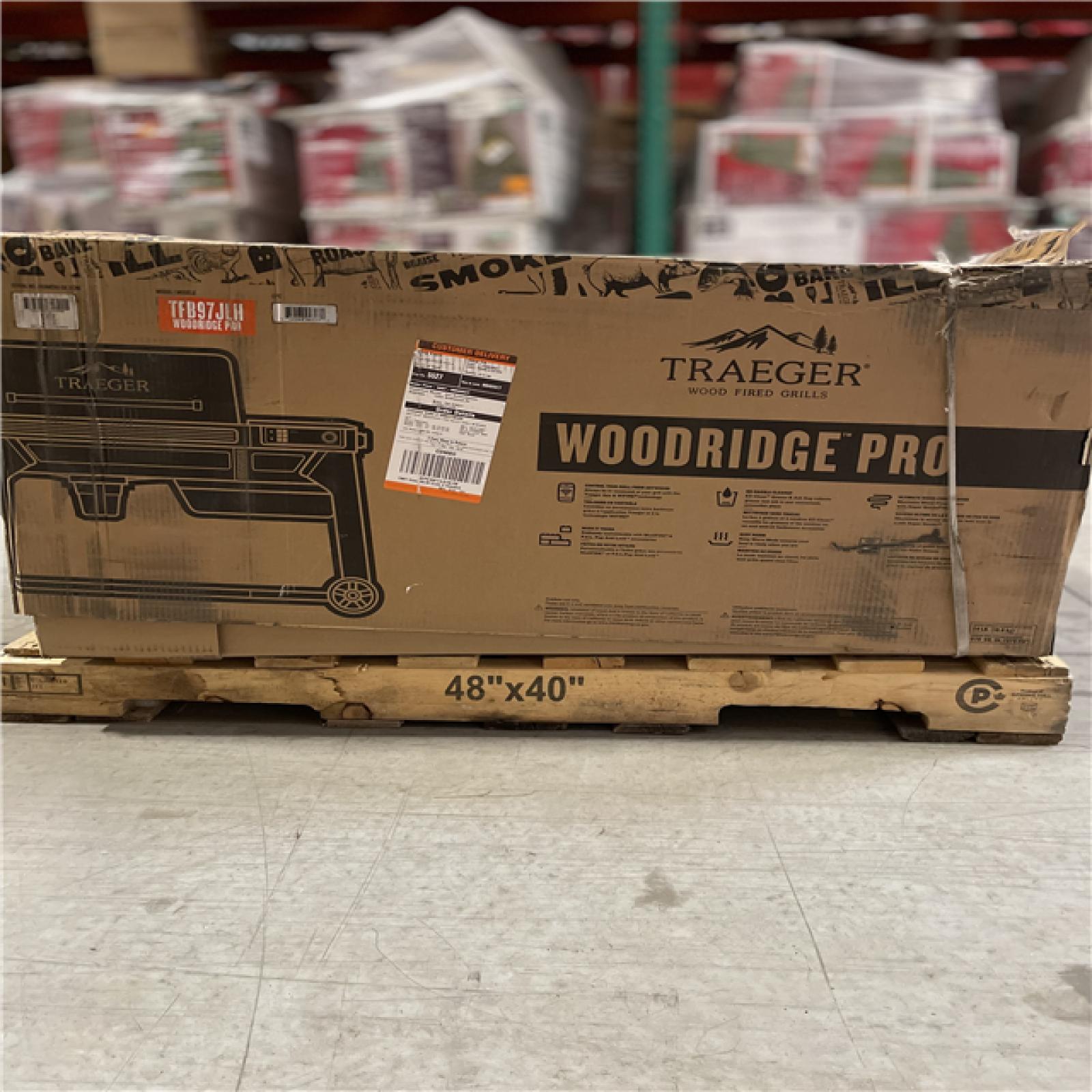 DALLAS LOCATION - Traeger Woodridge Pro Wi-Fi Wood Pellet Grill and Smoker in Black